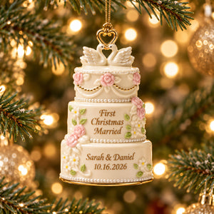 Personalized Wedding Cake First Christmas Married Ornament - Custom Couple Names & Wedding Date Keepsake Christmas Gift