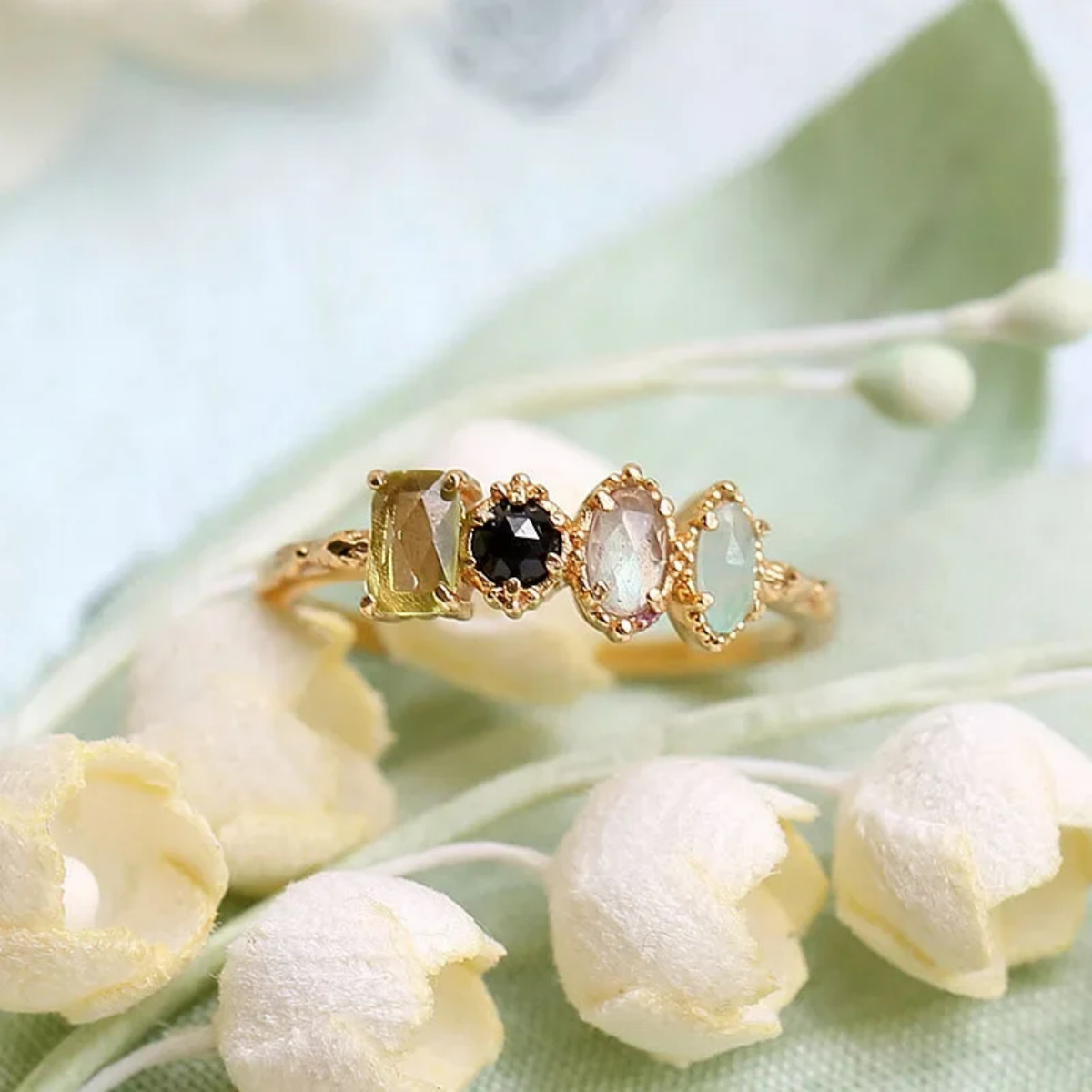 Personalized Multiple Stones Grandma Mom Family Ring Vintage Milgrain Ring