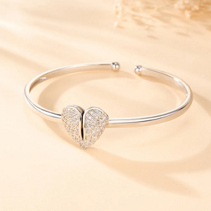 Personalized Heart Shape Zircon Angel Wing Photo Locket Bracelet Anniversary Birthday Memorial Gift for Wife Mother Grandma