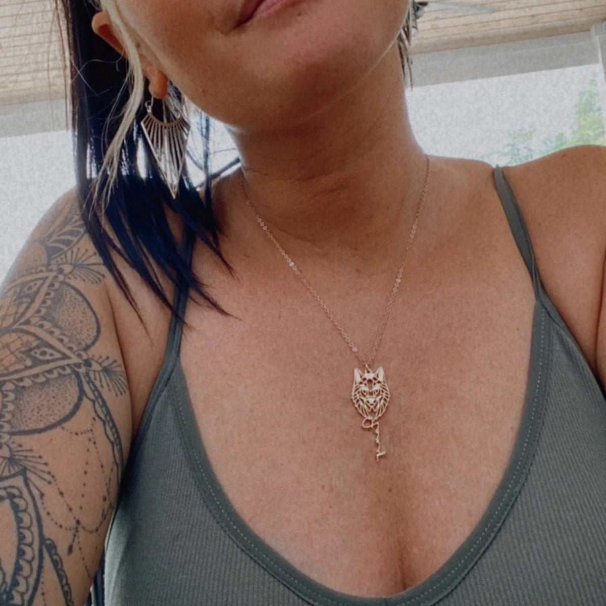 Custom Chain Animal Necklace with Name, Personalized Wolf/ Fox/ Mama Bear/ Lion Geometric Jewelry for Women, Memorial Gift for Her/Mother